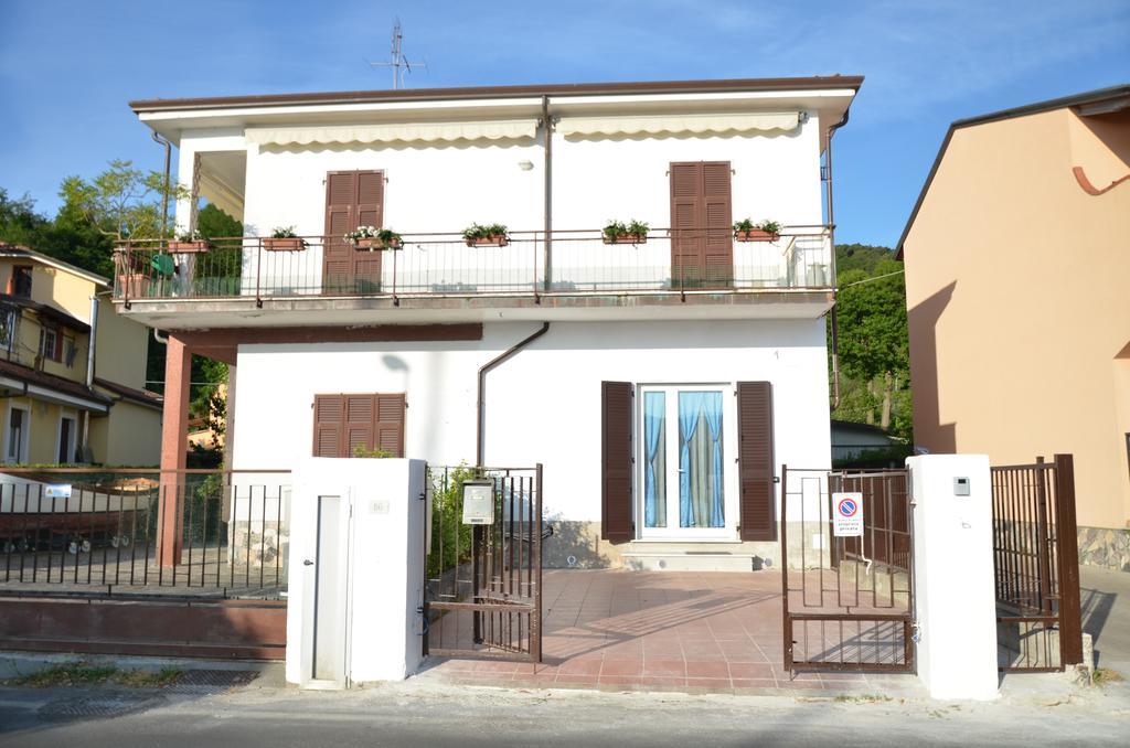 La Perla Del Magra Holidays House مونتيمارتشيلو المظهر الخارجي الصورة